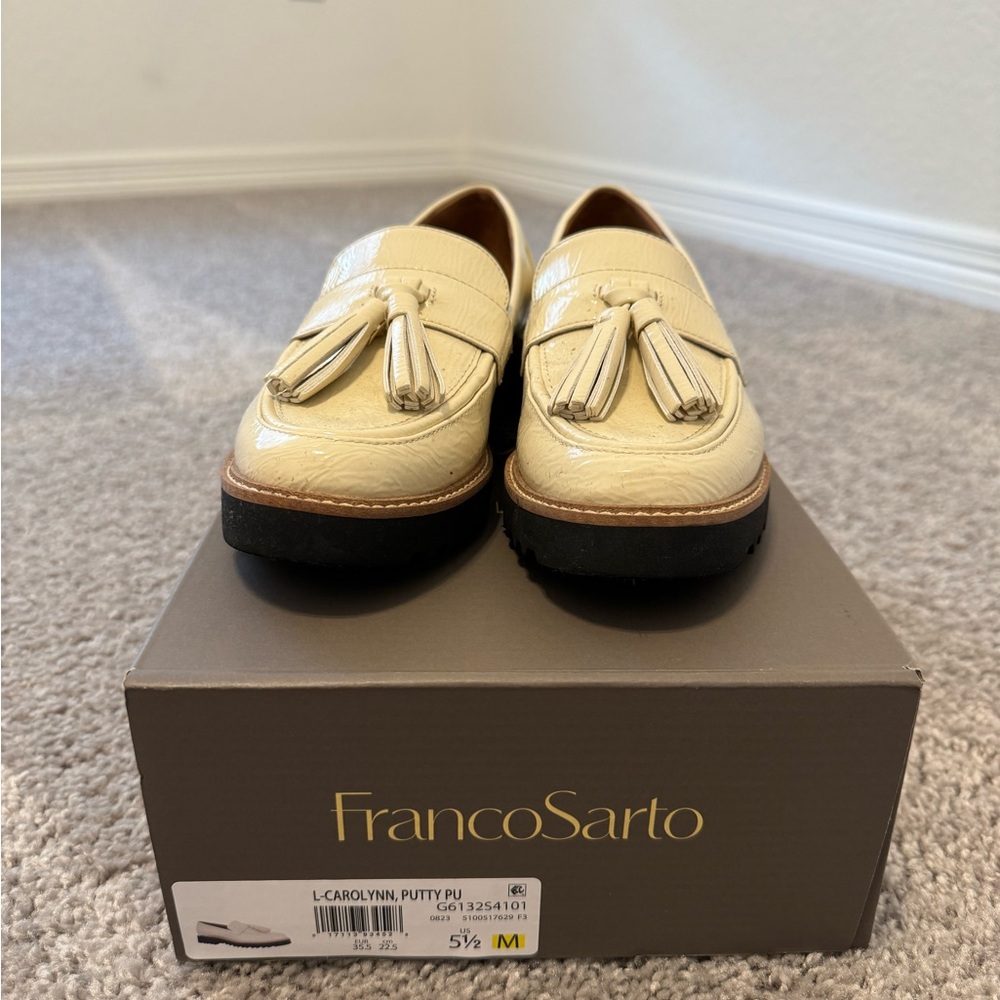 Franco Sarto Womens Carolynn Tassel Loafer